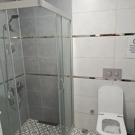 Havuzlu Lueks * Çeşme