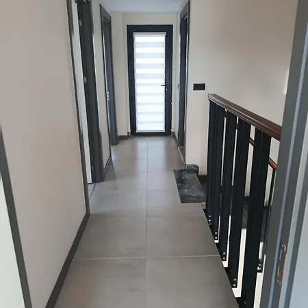 Havuzlu Lueks Villa *