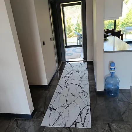 Havuzlu Lueks Villa Çeşme