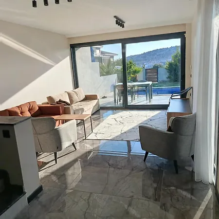 Havuzlu Muestakil 4 1 Salon Çeşme