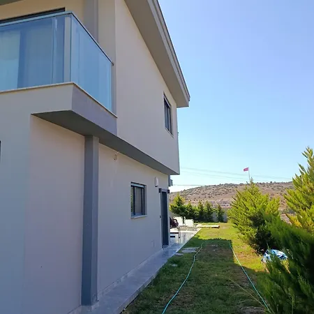 Havuzlu Muestakil 4 1 Salon Villa