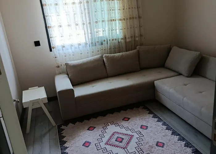 Havuzlu Lueks * Çeşme