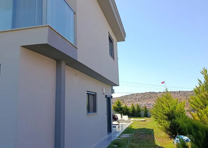 Havuzlu Lueks Villa