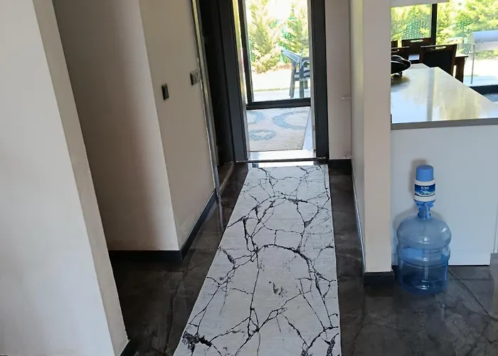 Havuzlu Lueks Villa Çeşme